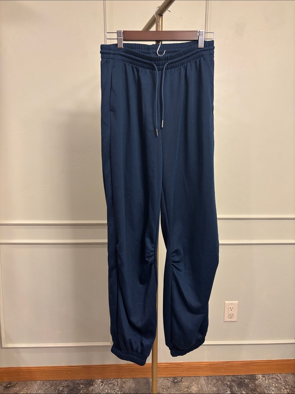 Halara Sweatpants Joggers Drawstring in Navy MSRP $55